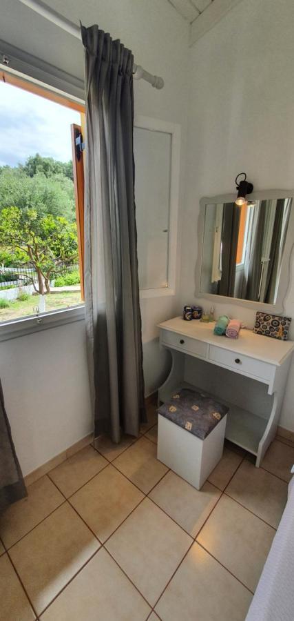 Aphrodite Studios & Apt With Pool Lakka  Luaran gambar